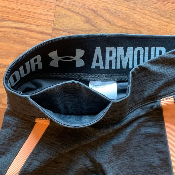 Under Armour Heat Gear Women's Size XS Leggings EUC - Picture 5 of 6